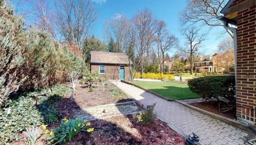 5531 Northumberland St, Pittsburgh, PA 15217-1163