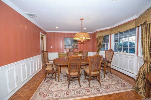 7 Ryder Ct, Huntington Station NY 11746-6142 exterior