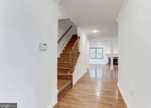 5808 Edson Ln, Rockville MD  20852-2981 exterior