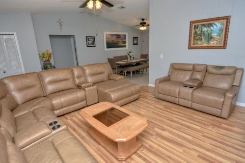 834 Walters Ter, Fort Pierce FL 34983-3963 exterior