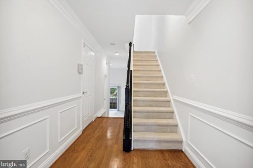 1567 21st Ct, Arlington VA  22209-1128 exterior