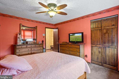 742 Johnston St, Philadelphia PA 19148-4943 exterior