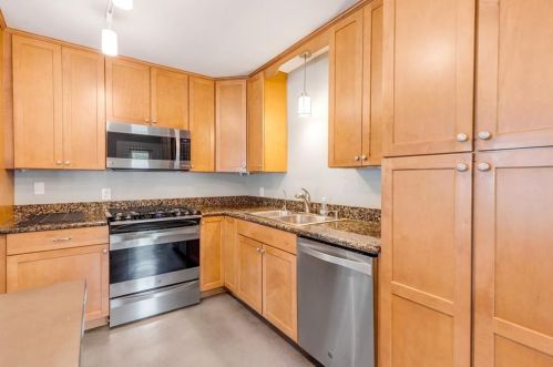 7300 Danwood Dr, Austin TX 78759-3755 exterior