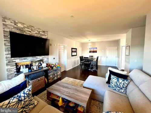 1433 Sierra Dr, Trenton, NJ 08619-2071