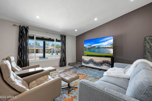 18811 12th Ave, Phoenix AZ  85027-5514 exterior