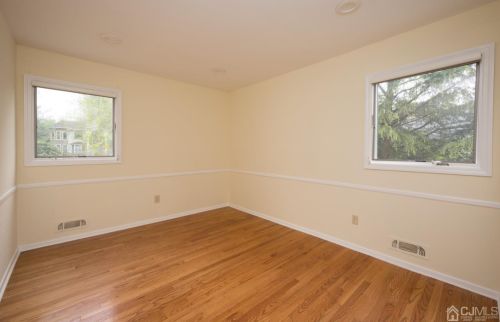 55 Oliver Ave, Edison NJ 08820-3122 exterior