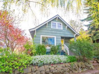 5048 11th Ave, Portland, OR 97211-4558