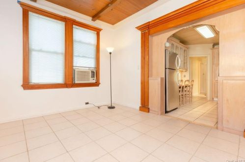 1842 Holland Ave, Bronx NY 10467-8709 exterior