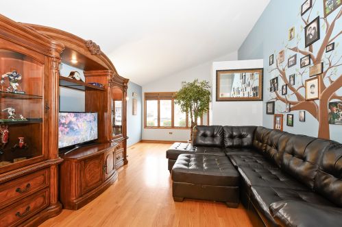 10220 Homan Ave, Chicago IL 60655-3510 exterior