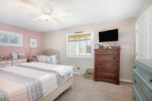 5940 3 St, Kalamazoo MI 49009-7593 exterior