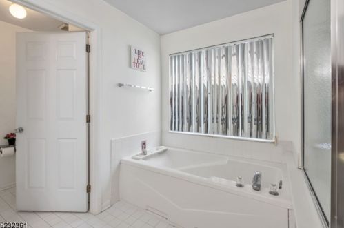 903 Evergreen Ct, Whippany NJ exterior