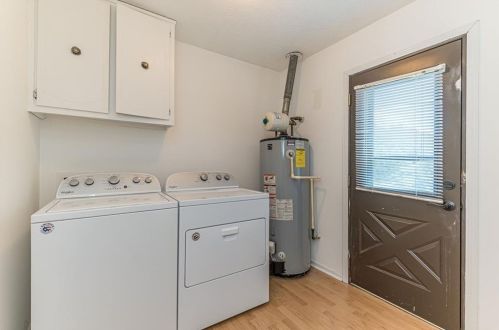 2304 Amber Wood Dr, Lithonia GA 30078-6131 exterior