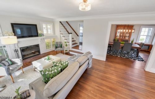 27 Bowdoin St, Maplewood, NJ 07040-2701