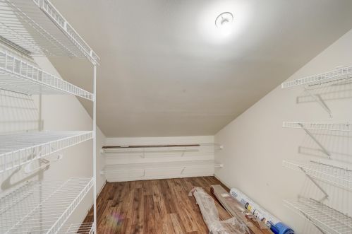 5592 27, Milwaukee WI 53221-4106 exterior