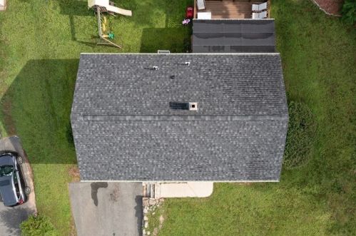 128 Tallyho Dr, Springfield MA  01118-1944 exterior