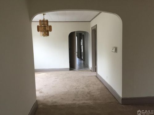 2 6th St, New Brunswick NJ 08901-3316 exterior