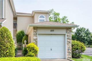 127 Windwatch Dr, Hauppauge, NY 11788-3350