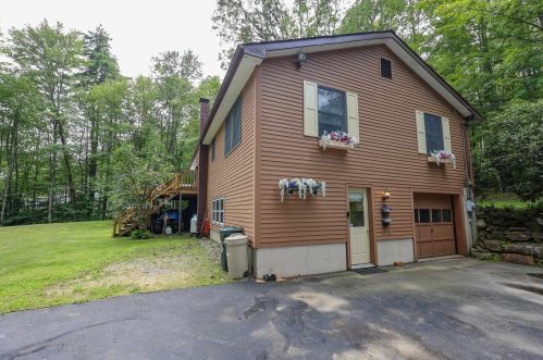 247 Elm St, Concord NH 03303-3322 exterior