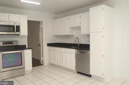 11406 Empire Ln, Rockville MD  20852-2869 exterior