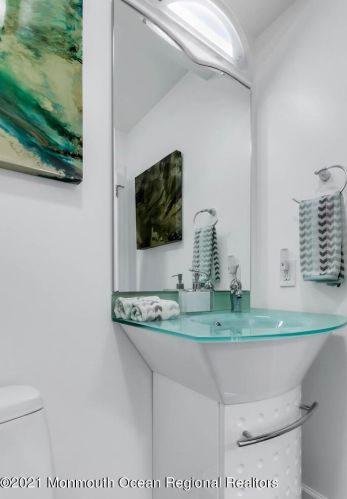 7 Gdn Way, Locust NJ 07760-2213 exterior