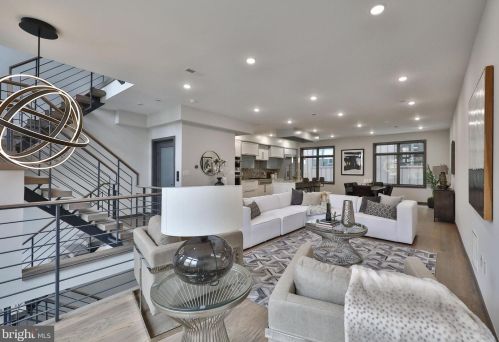 613 Bainbridge St, Philadelphia PA 19146-2413 exterior