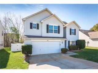 2894 Deep Cove Dr, Concord, NC 28027-2538