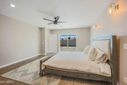 1359 Clarendon Ave, Phoenix AZ  85013-3330 exterior