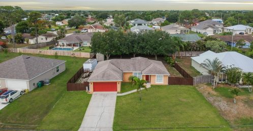 157 South Wakefield Cir, Fort Pierce, FL 34953-5448