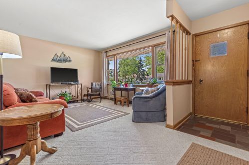 5324 Wabash Ave, Milwaukee, WI 53223-3072