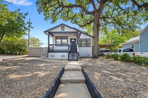 607 35th St, Austin TX  78705-1206 exterior