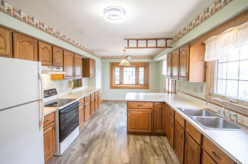 441 112th St, Milwaukee, WI 53226-4129