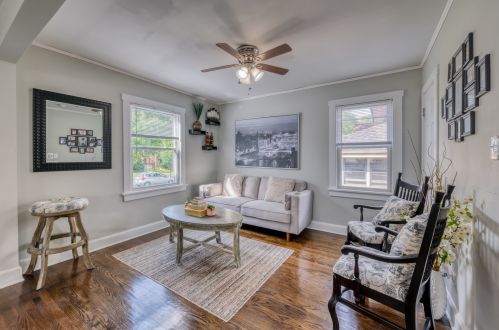 175 Pick Ave, Elmhurst IL 60126-3018 exterior