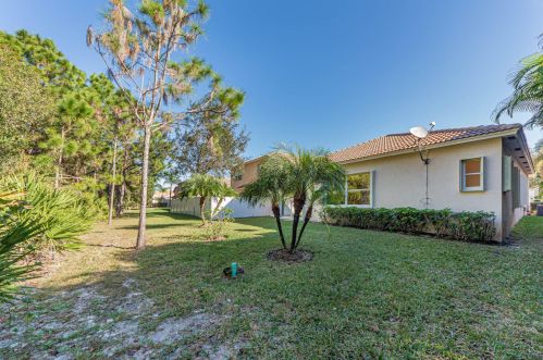 5629 Spanish Riv Rd, Fort Pierce FL 34951-2896 exterior