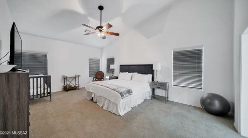 4977 Louis River Way, Tucson AZ  85718-4756 exterior