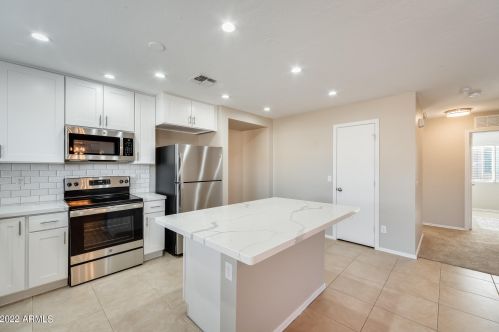 7104 31st Dr, Phoenix AZ  85041-9324 exterior