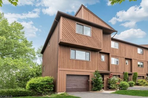 48 Metro Vista Dr, Paterson, NJ 07506-3427