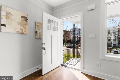 1110 Oates St, Washington DC  20002-3824 exterior