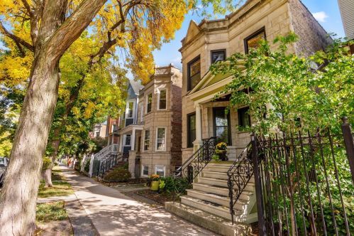 2037 Sawyer Ave, Chicago IL 60647-2703 exterior