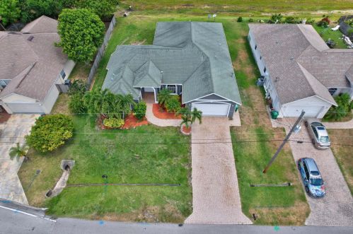 1671 Aledo Ln, Fort Pierce FL  34953-4169 exterior