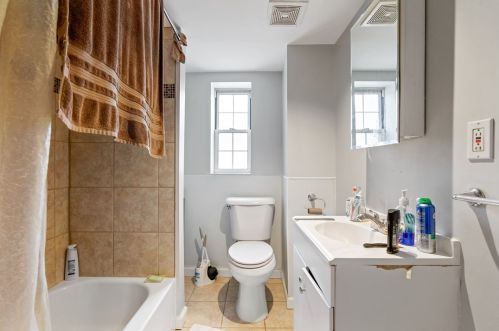 9 Carrick Ave, Pittsburgh PA  15210-4321 exterior