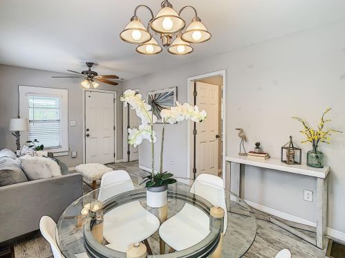 608 Lincoln Ave, Tampa FL  33609-4684 exterior