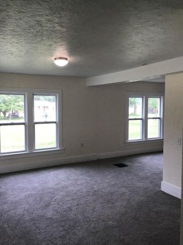 7176 Michigan Ave, Kalamazoo, MI 49048-9520