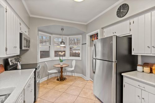 5115 Berkeley Blvd, Milwaukee WI 53217-5504 exterior