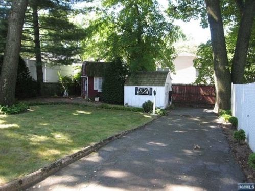 50 Walter Ave, Hasbrouck Heights NJ  07604-1122 exterior