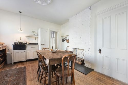 1426 Chateau St, Pittsburgh PA 15233-1242 exterior