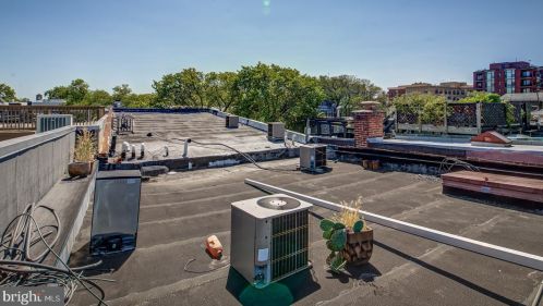 1324 Kenyon St, Washington DC 20010-2493 exterior