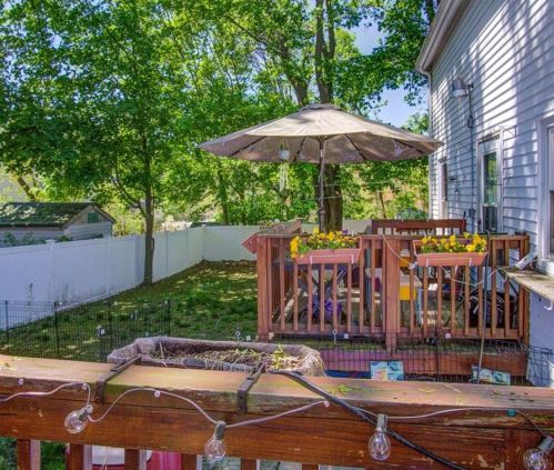 13 Beckside Rd, Providence RI 02911-1010 exterior