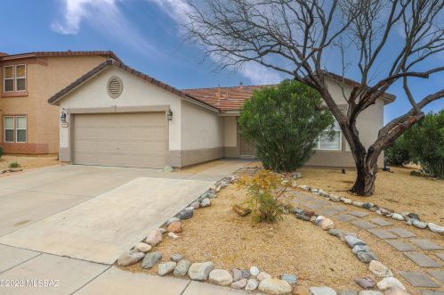 8446 Ramona Madera Ln, Tucson AZ  85747-5711 exterior