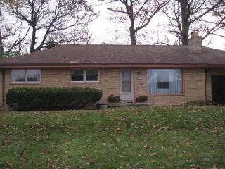 4611 Norwich Ave, Milwaukee, WI 53220-2714