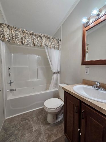 10 Emperor Dr, Concord NH  03303-4123 exterior